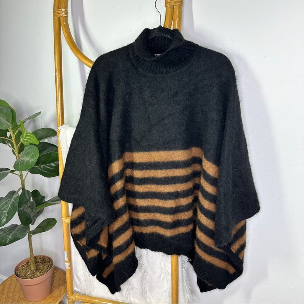 Peruvian Connection Black and Gokd Striped Poncho Tunic sz OS